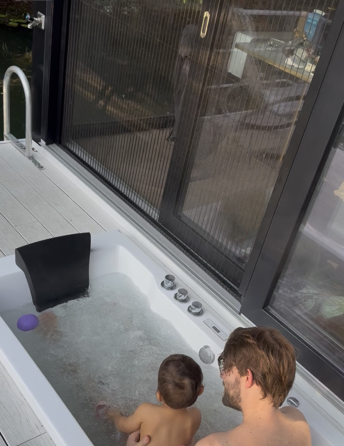 Bubbelbad bij het huisje
